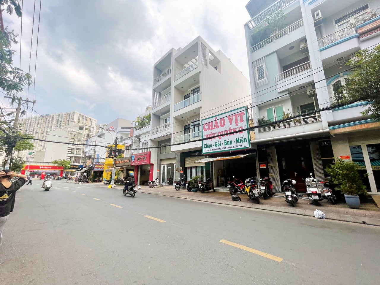 Bán nhà mặt tiền kinh doanh khu Tân Sơn Nhì,DT:4x17.5m, đúc 3.5 tấm giá 12 tỷ